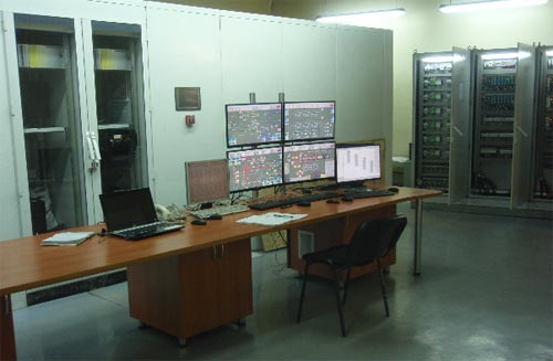 Group control panel: the workplace of the turbine set engine operator 